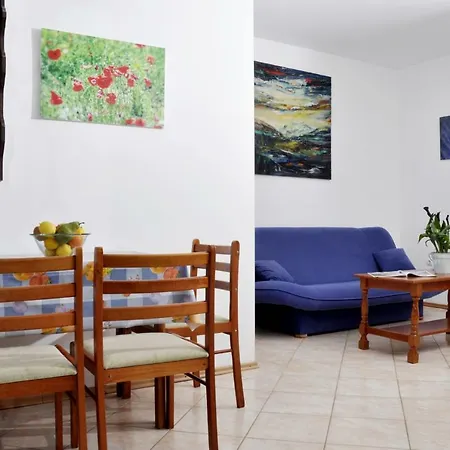 Novotny Plavi شقة